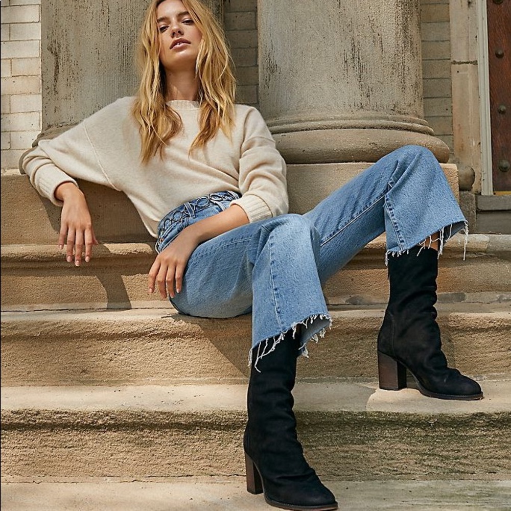 Levi’s Ribcage Crop Flare